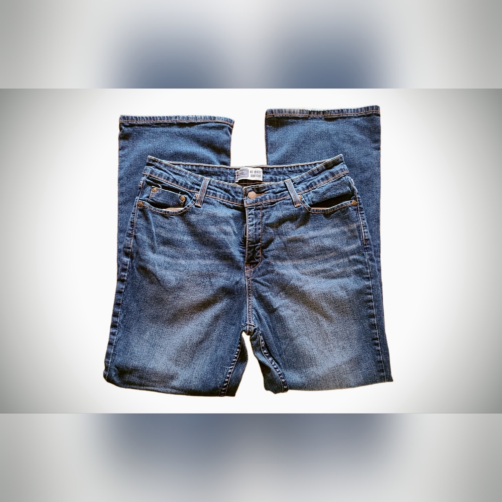 Levi At Waist Bootcut SZ 14 Short